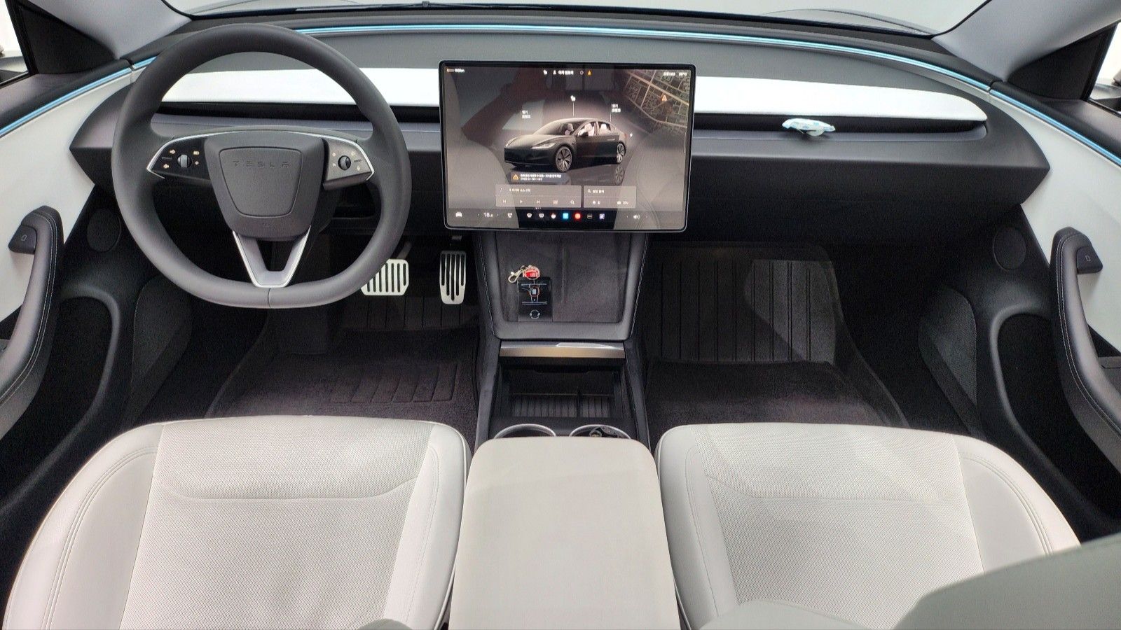 TESLA MODEL 3 2024