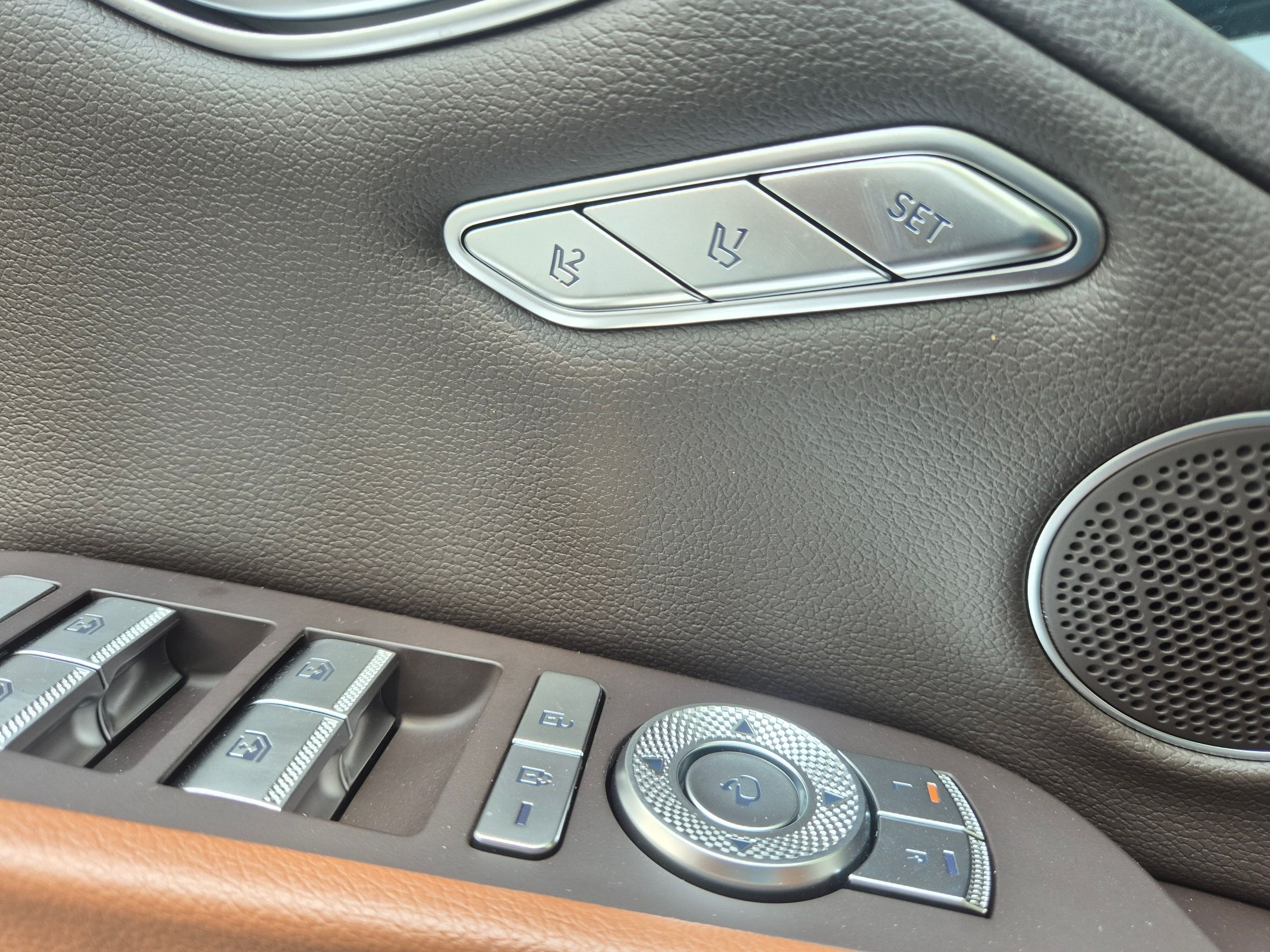 GENESIS G80 RG3 2023