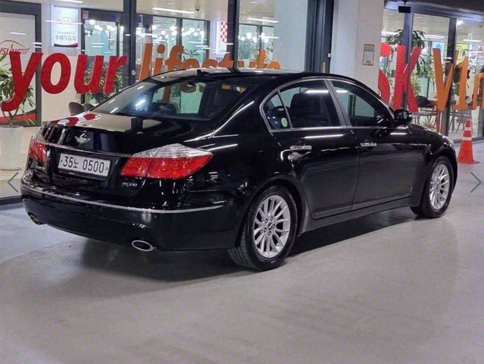 HYUNDAI GENESIS 2011