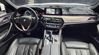 BMW 5-SERIES G30 2017