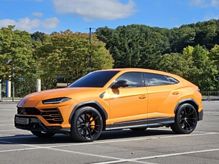 LAMBORGHINI URUS 2021