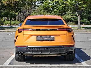LAMBORGHINI URUS 2021