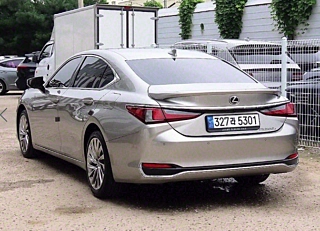 LEXUS ES300H 2024