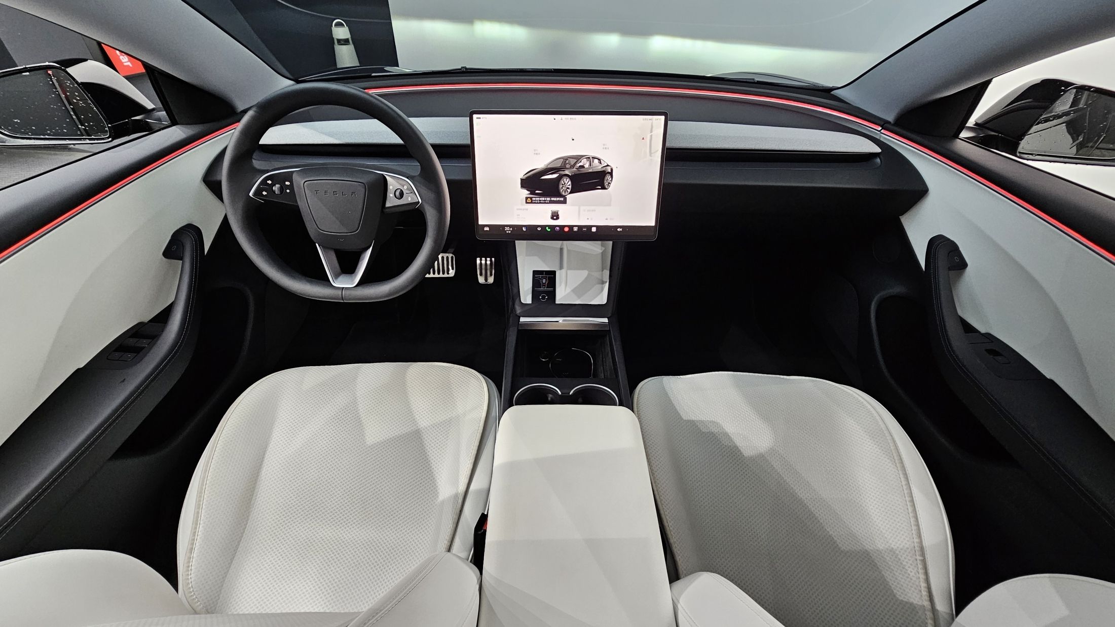 TESLA MODEL 3 2024