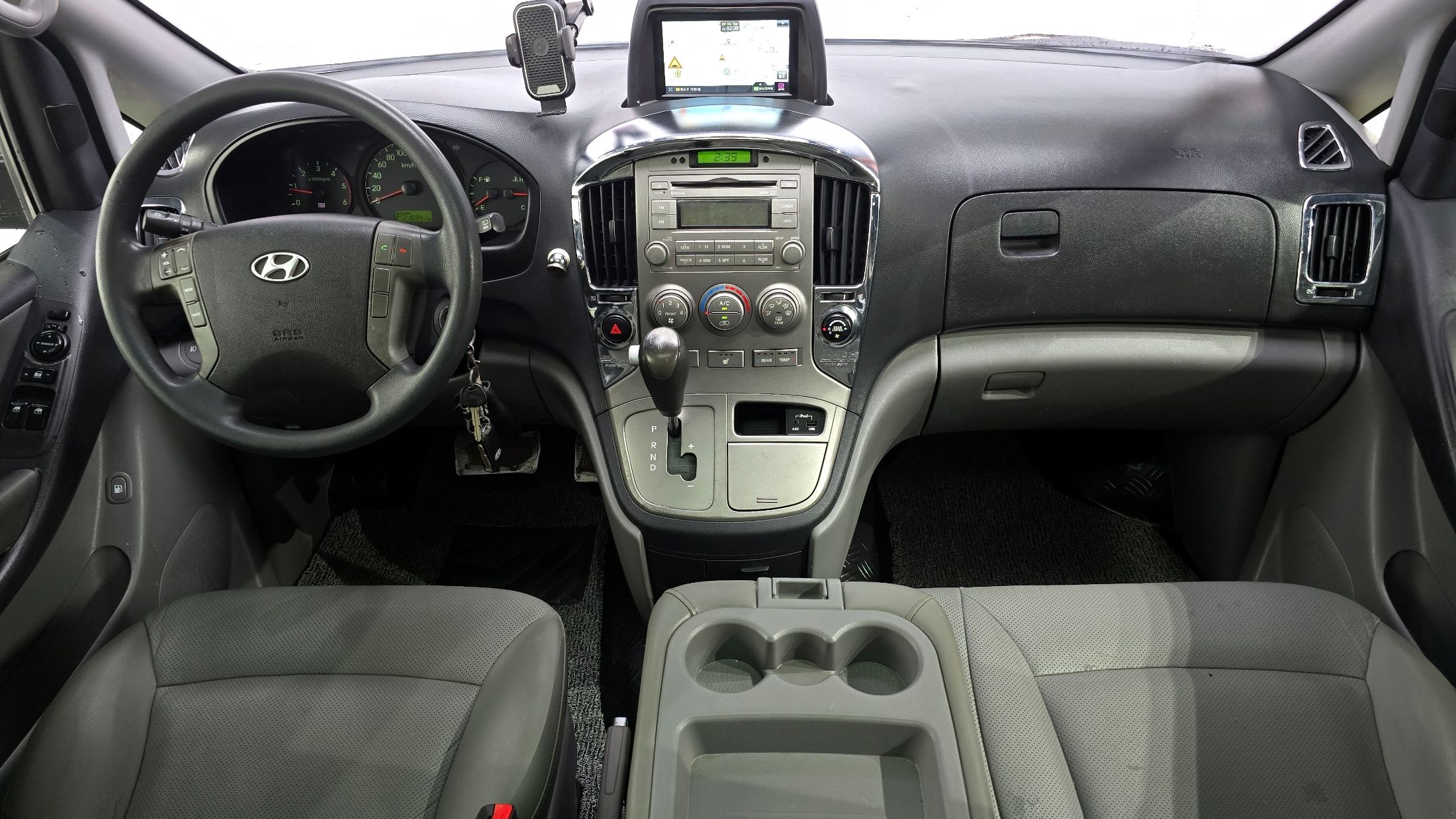 HYUNDAI STAREX GRAND 2012