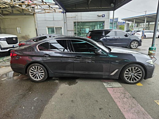 BMW 5-SERIES G30 2022