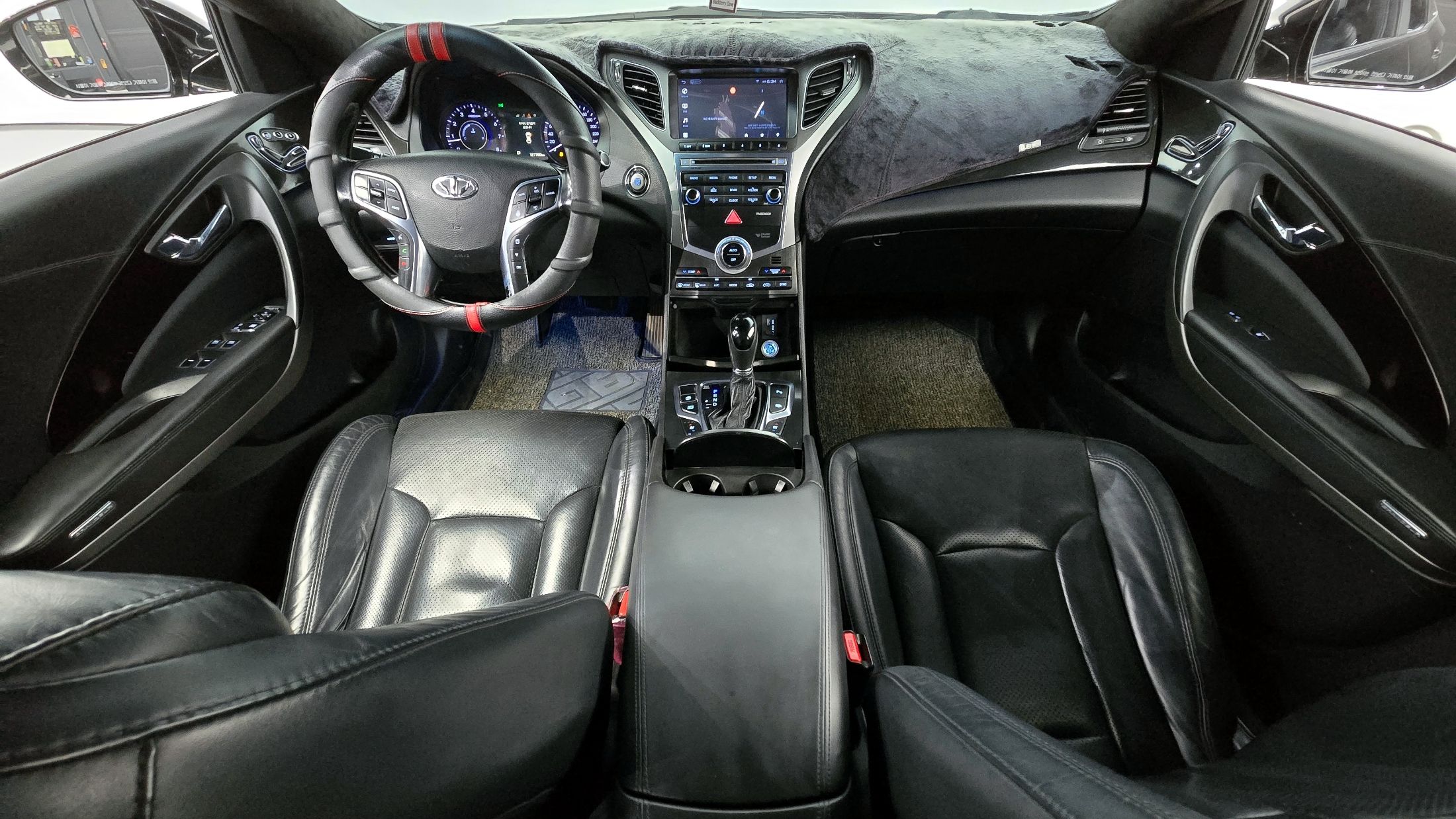 HYUNDAI GRANDEUR HG 2015