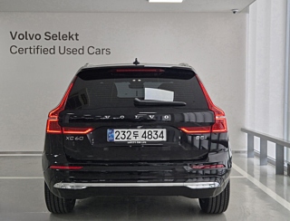 VOLVO XC60 2025