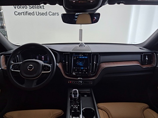VOLVO XC60 2025