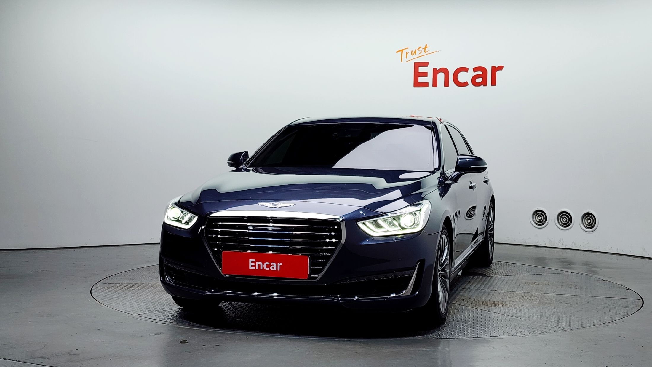 GENESIS EQ900 2016