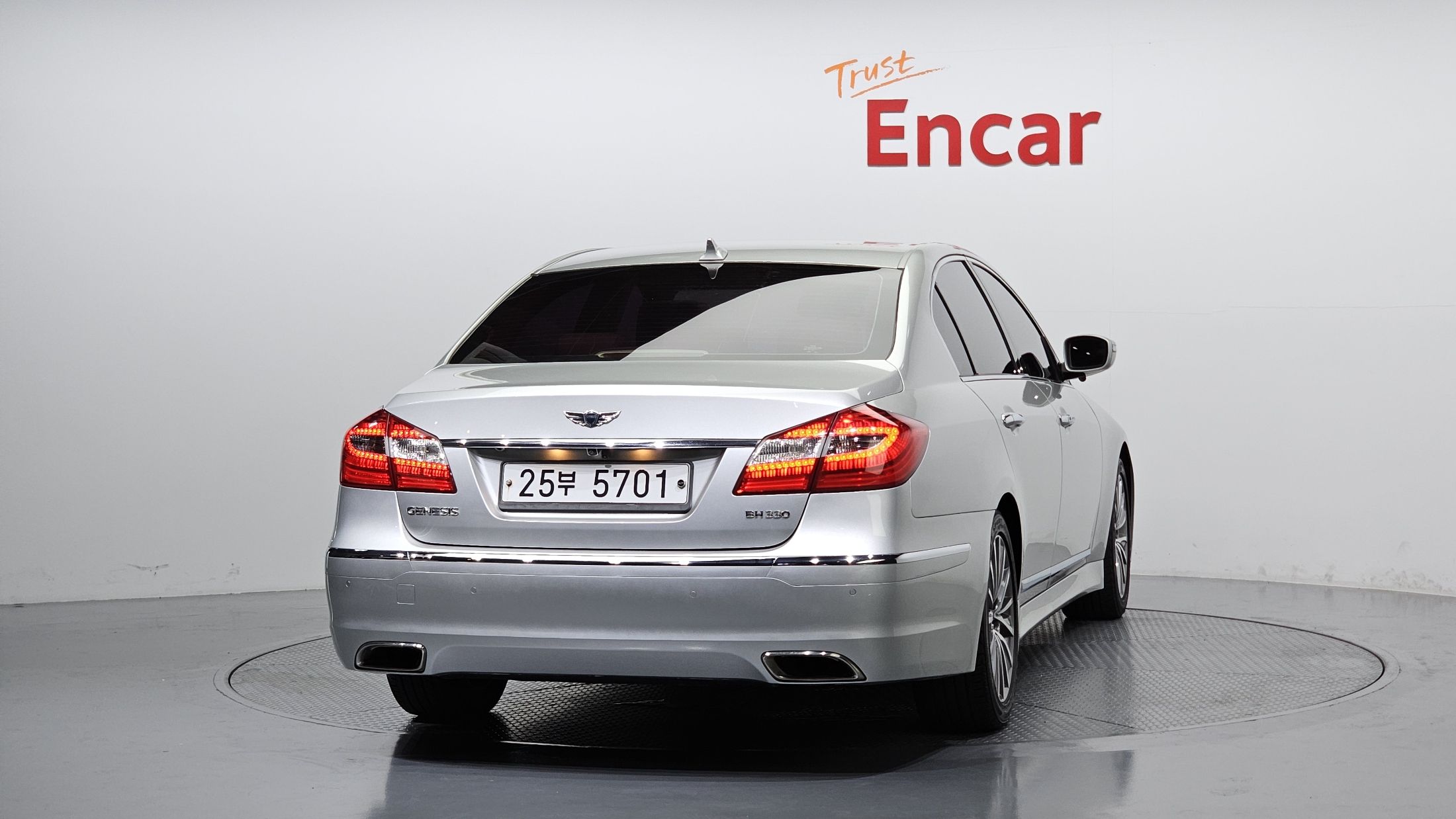 HYUNDAI GENESIS 2012