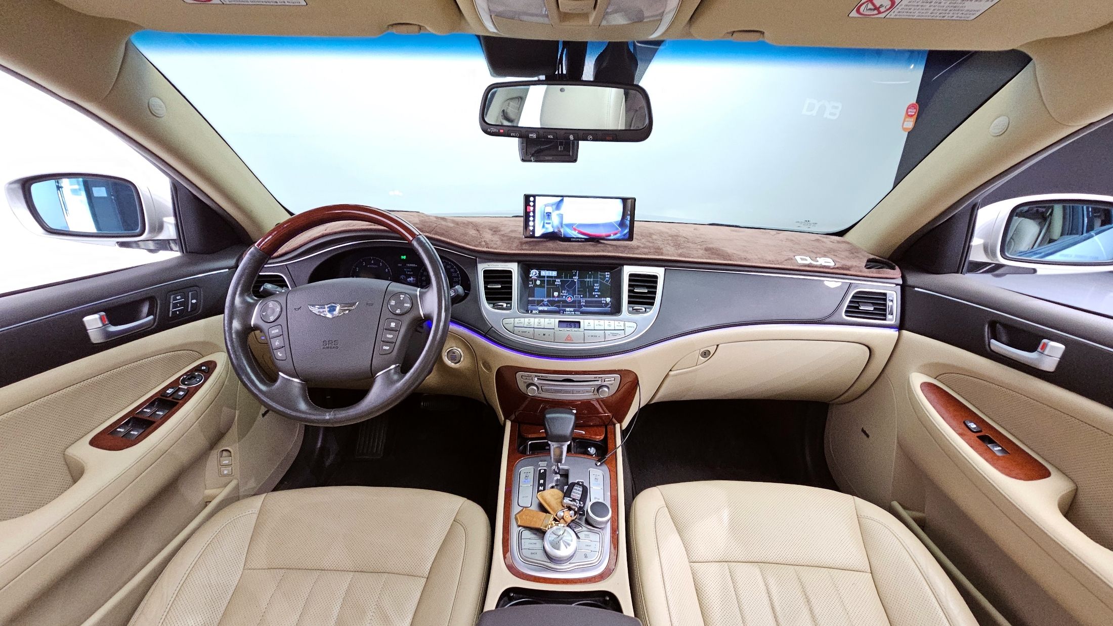 HYUNDAI GENESIS 2012