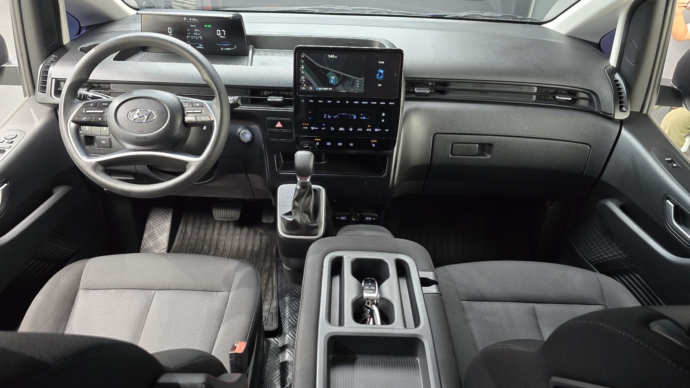 HYUNDAI STARIA 2022