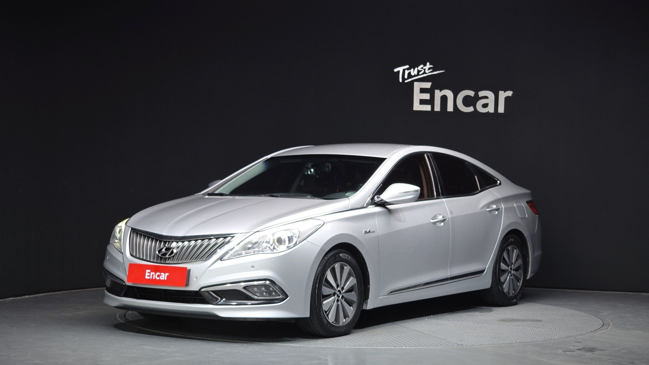 HYUNDAI GRANDEUR HG HYBRID 2016
