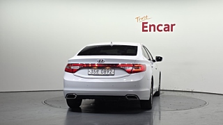 HYUNDAI GRANDEUR HG HYBRID 2016