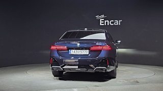 BMW 5-SERIES G60 2023