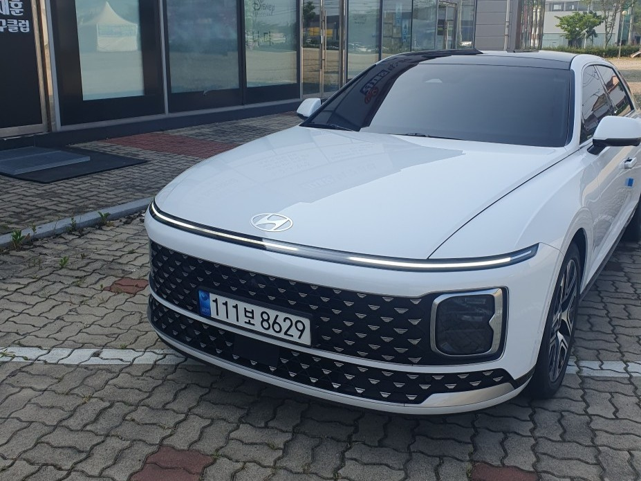 HYUNDAI GRANDEUR HYBRID GN7 2023