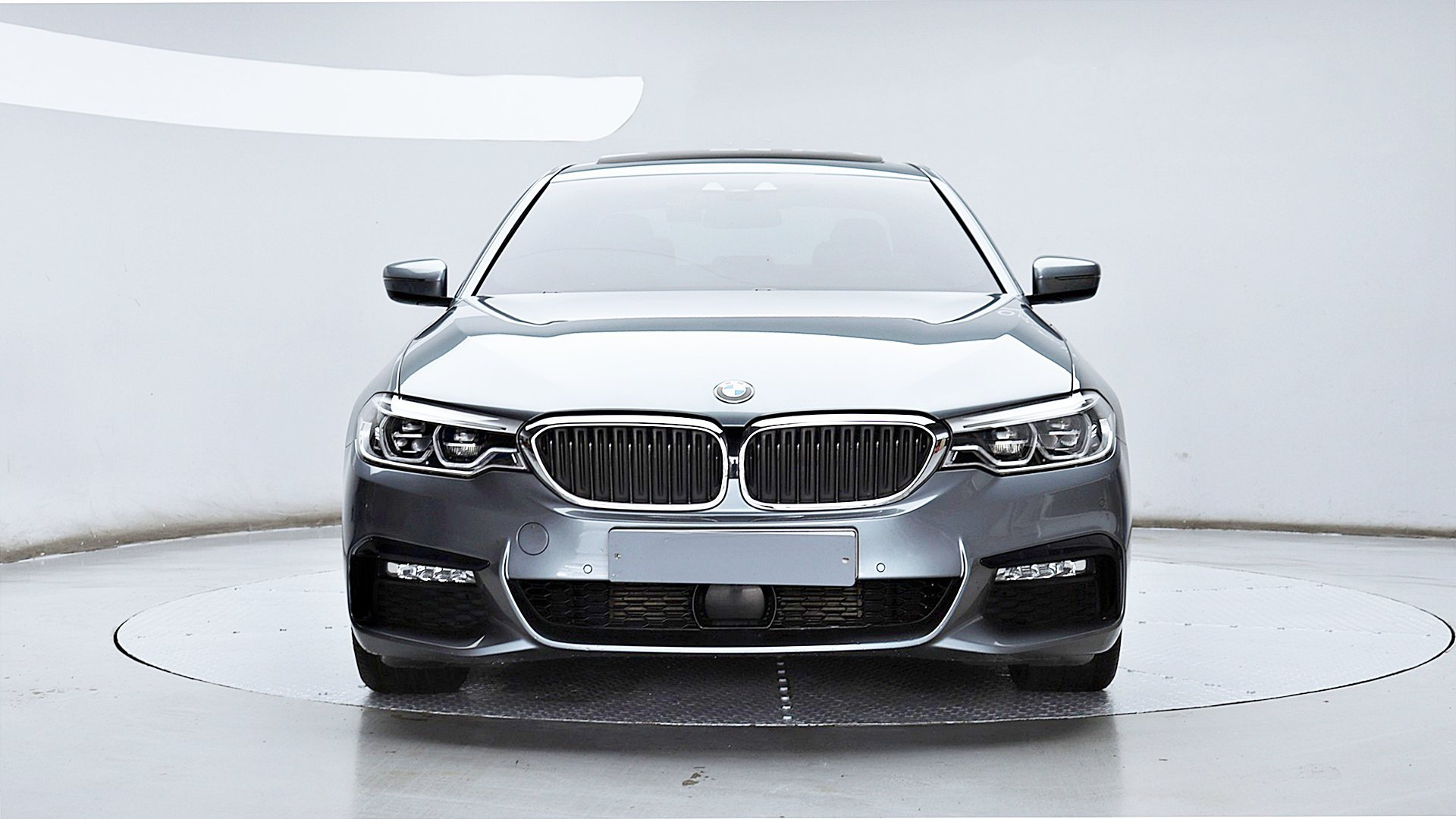 BMW 5-SERIES G30 2018