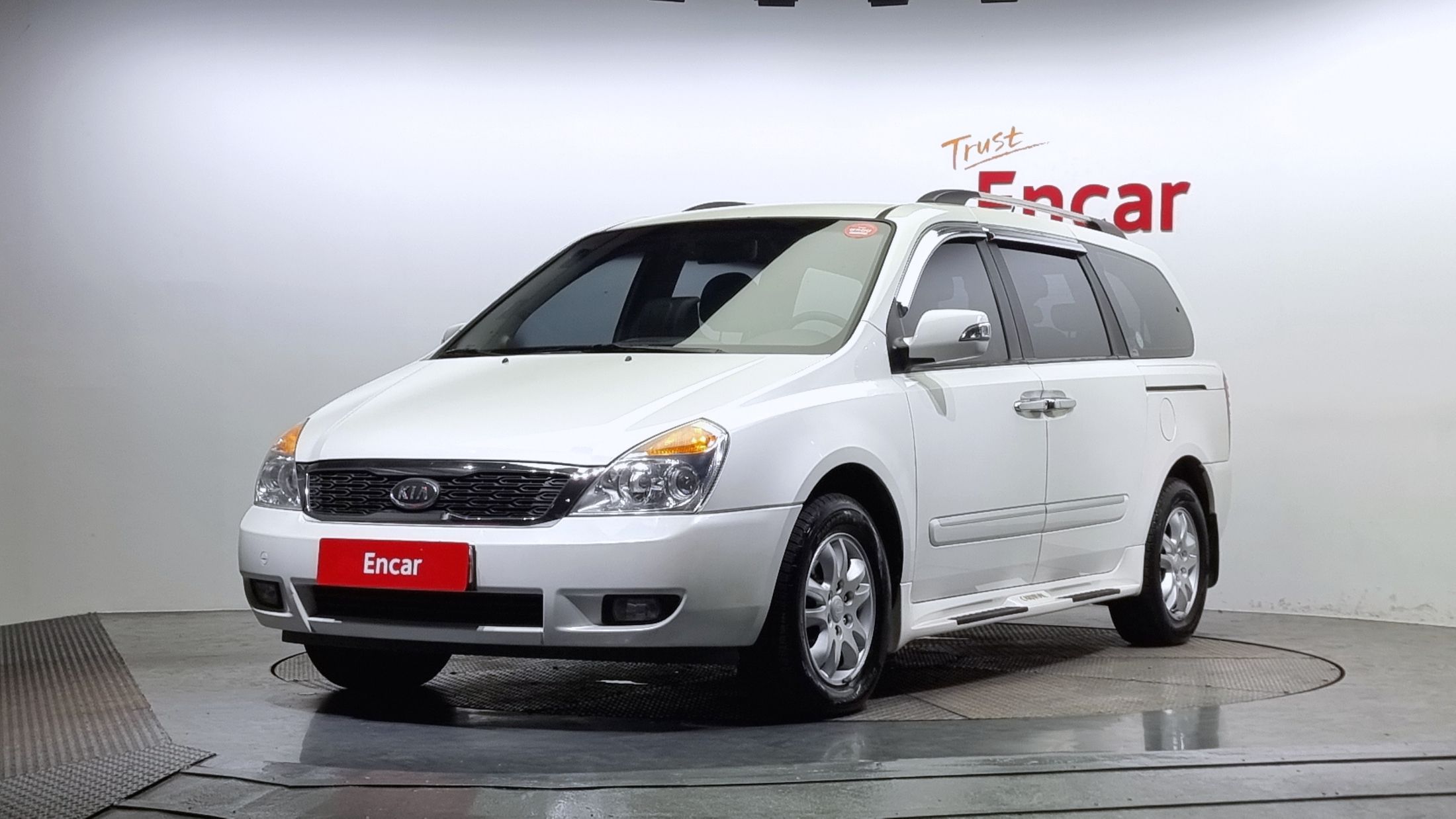 KIA CARNIVAL R 2010