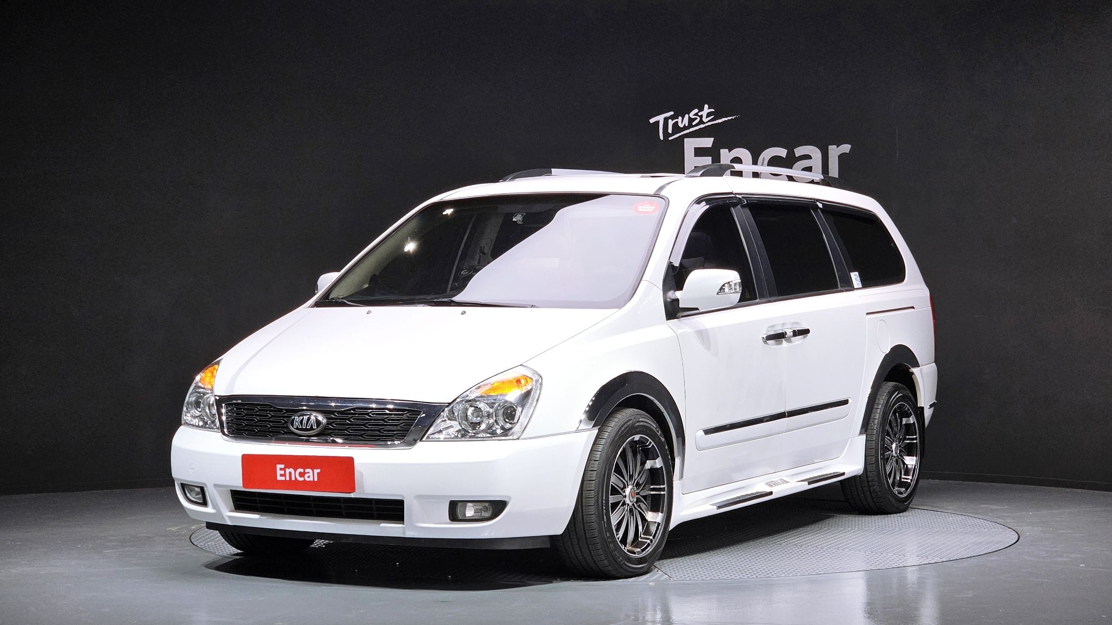 KIA CARNIVAL R