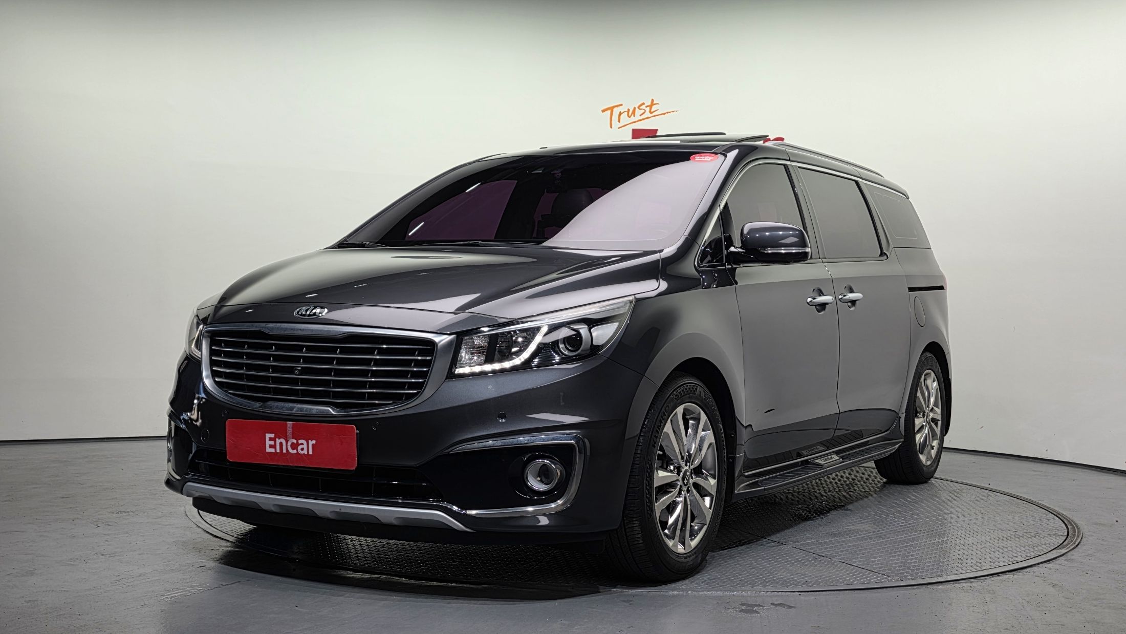 KIA CARNIVAL 2015