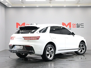 GENESIS GV70 2024