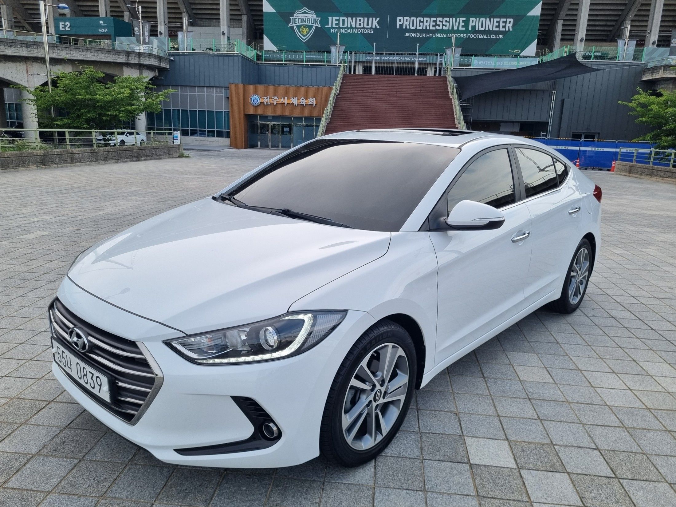 HYUNDAI AVANTE AD 2015