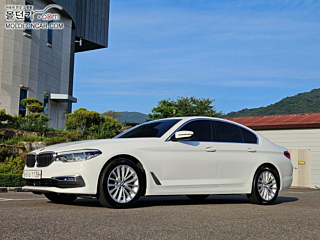 BMW 5-SERIES G30 2019