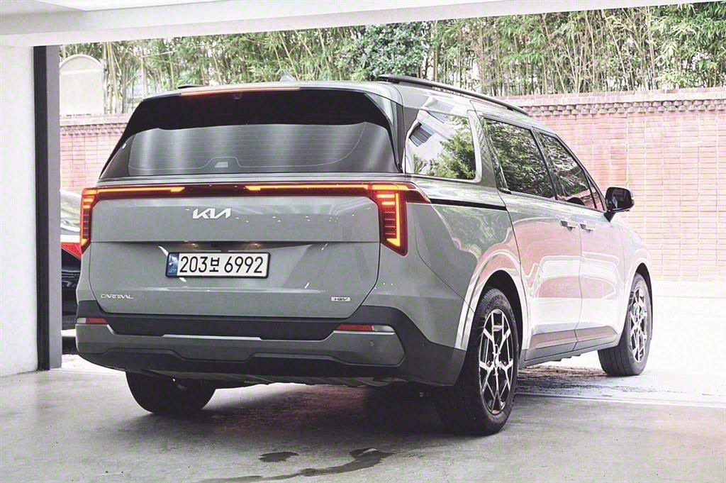 KIA CARNIVAL 2024