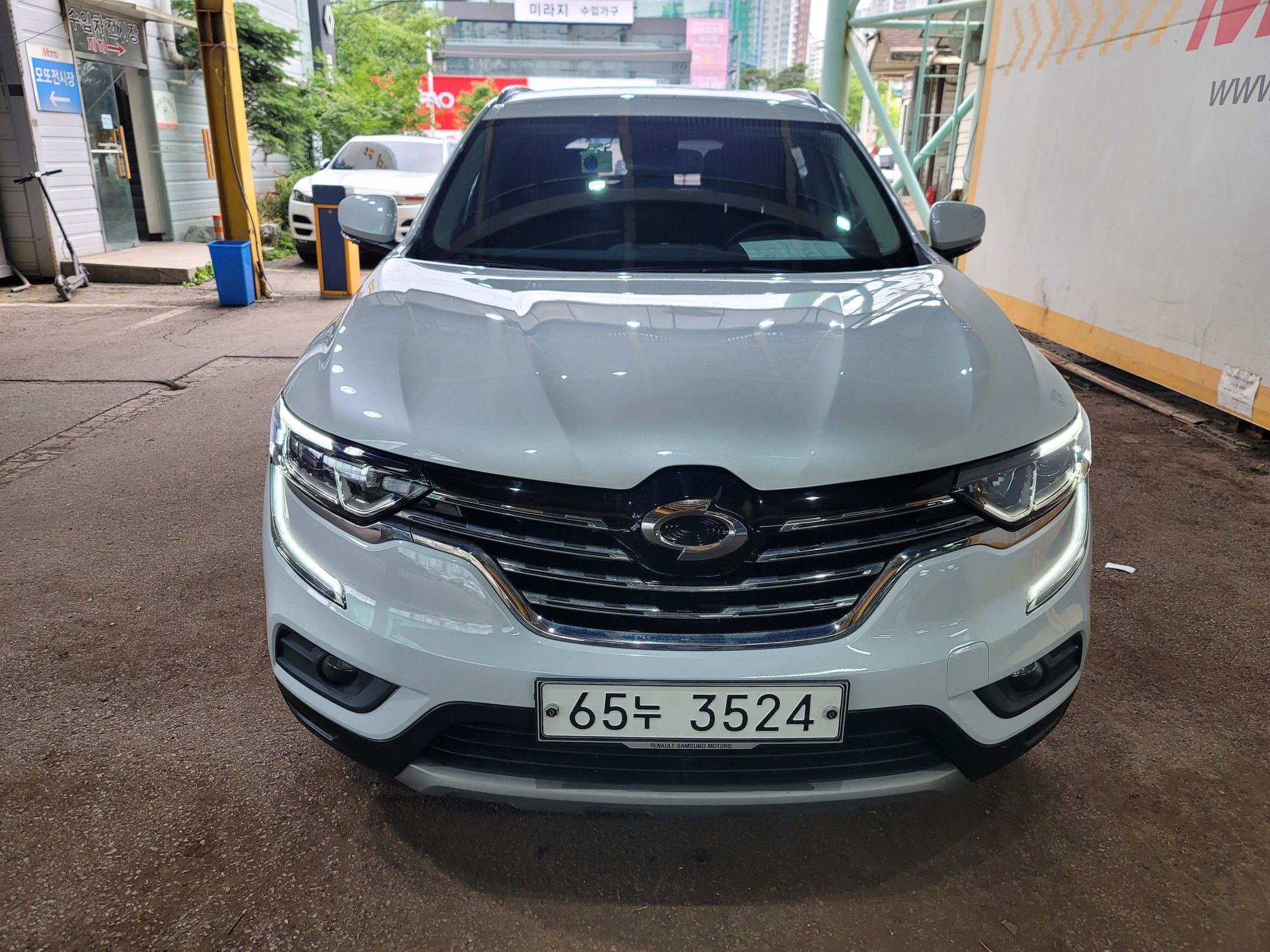 SAMSUNG QM6 2017