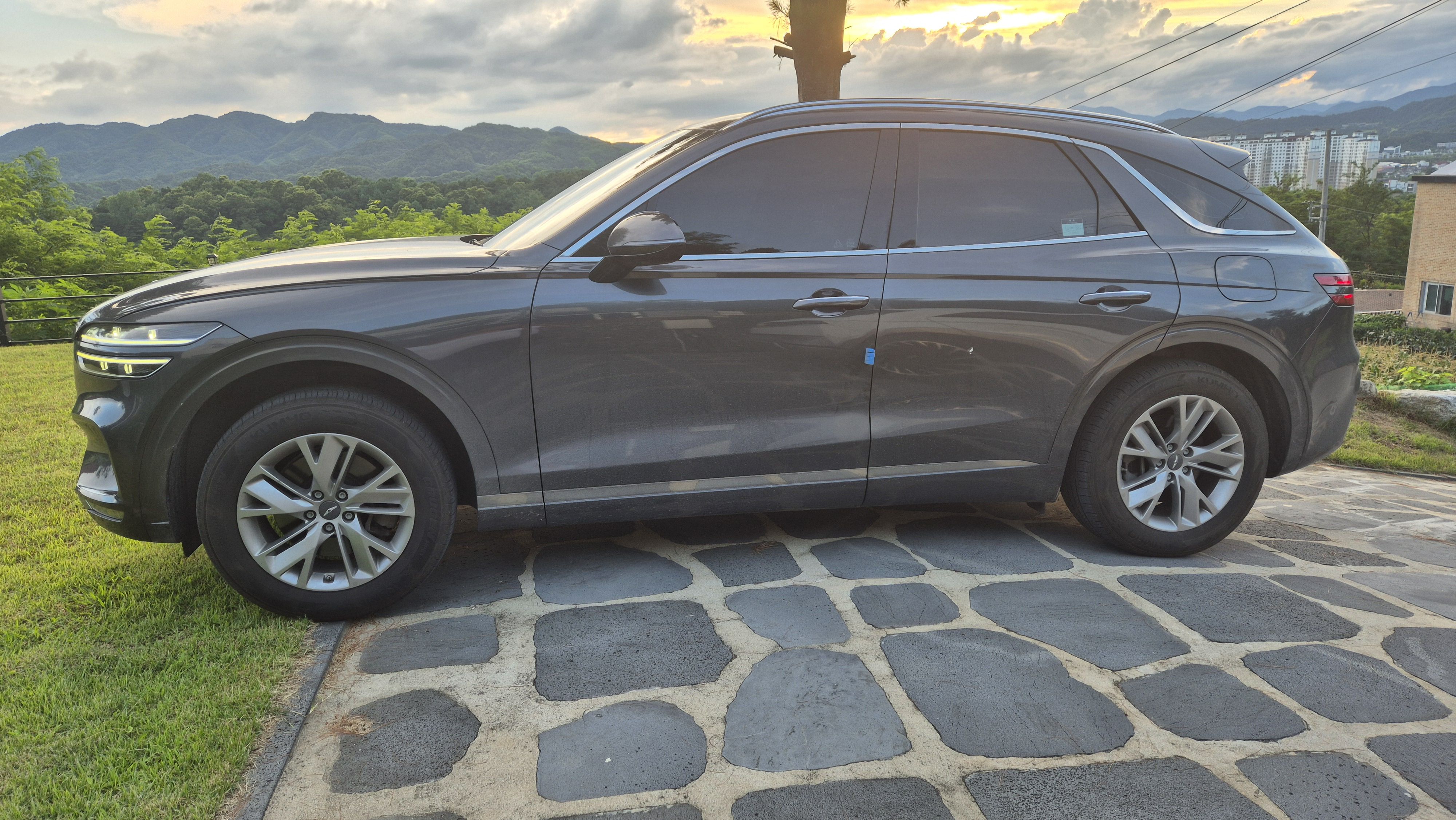 GENESIS GV70 2021