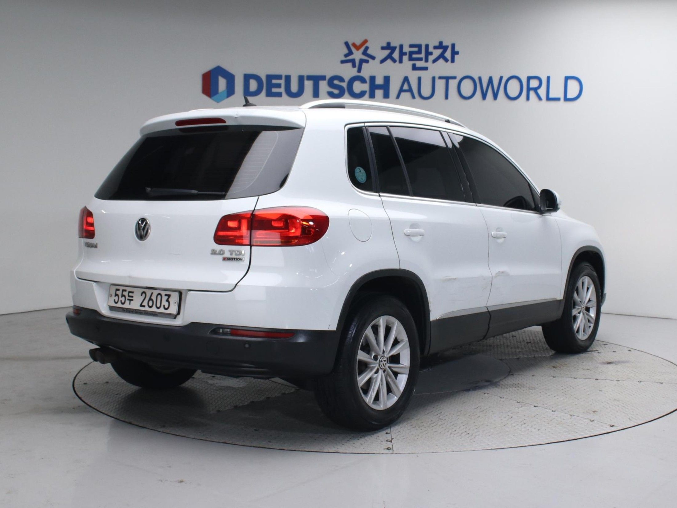VOLKSWAGEN TIGUAN 2016