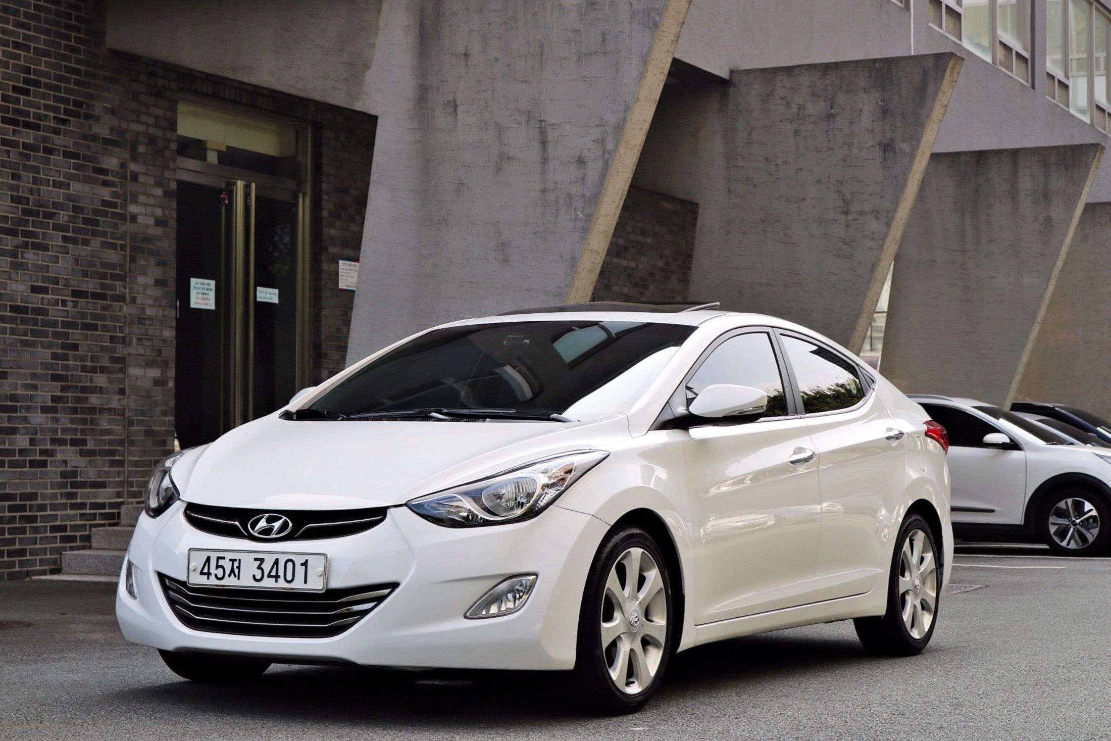 HYUNDAI AVANTE MD 2011