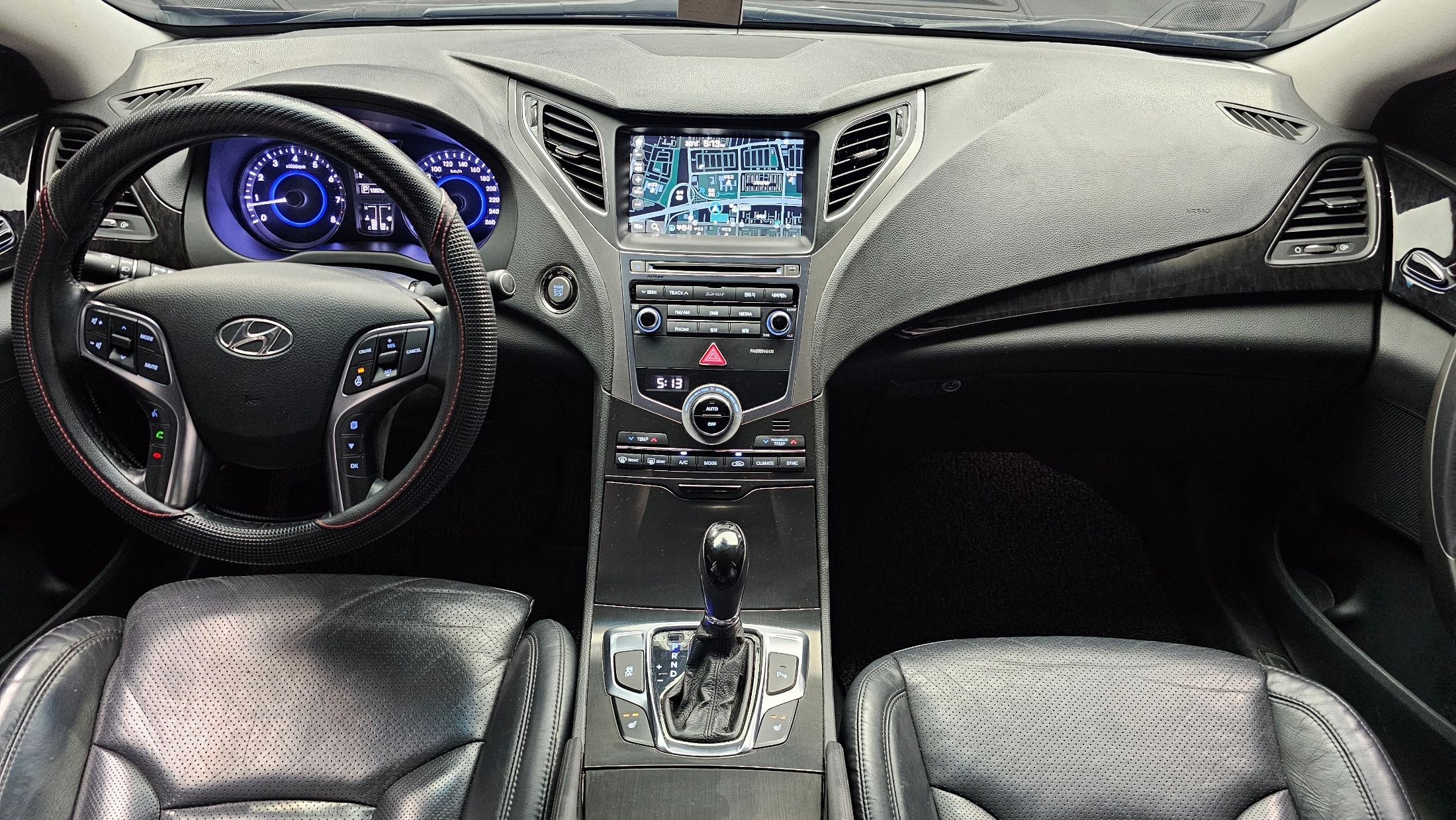 HYUNDAI GRANDEUR HG 2015