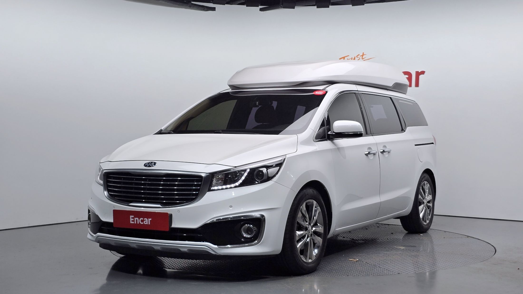 KIA CARNIVAL 2015