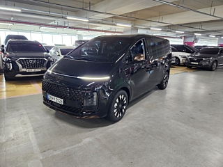 HYUNDAI STARIA 2025