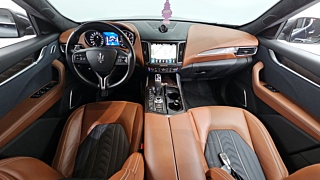 MASERATI LEVANTE 2019