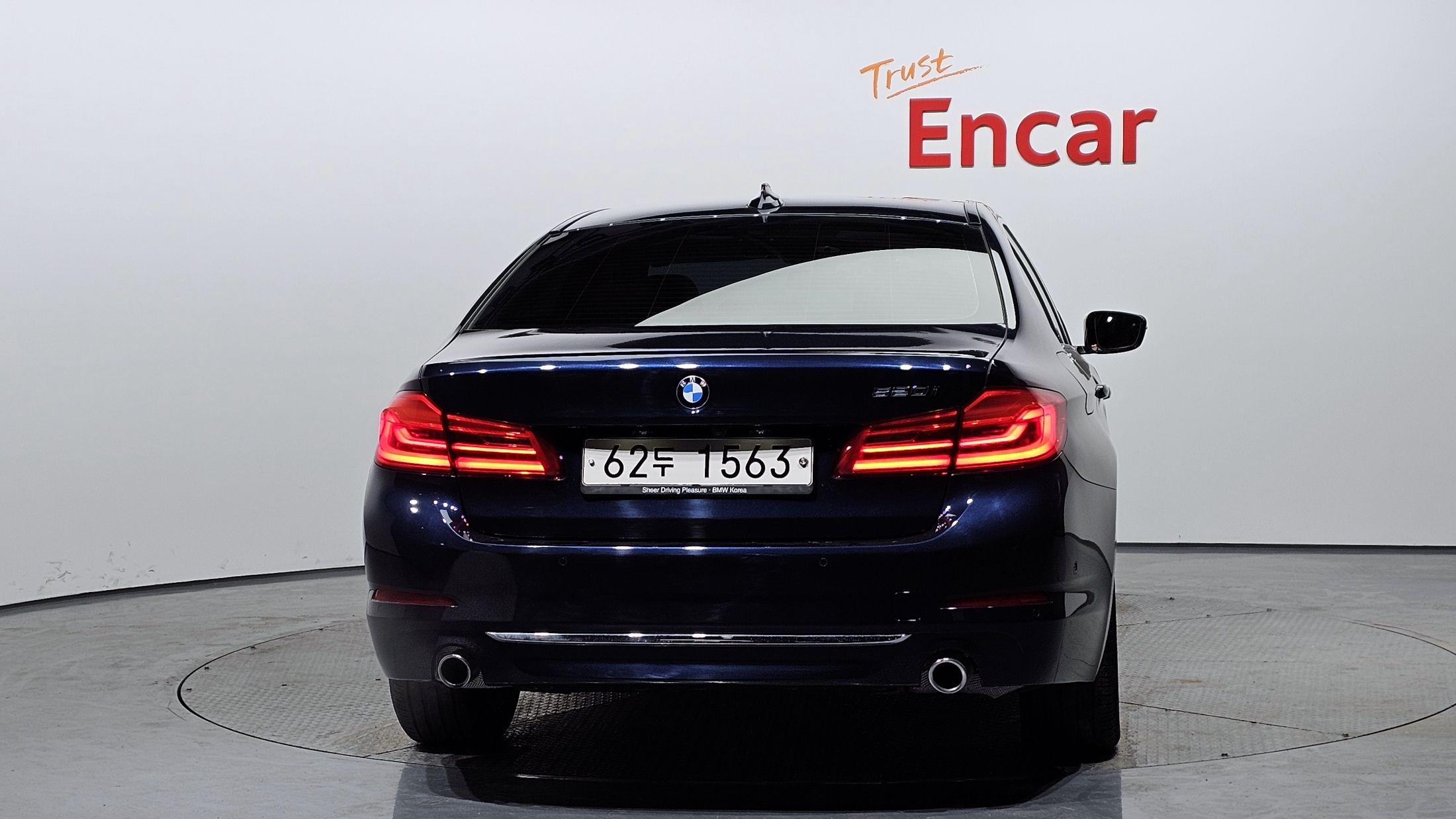 BMW 5-SERIES G30 2019