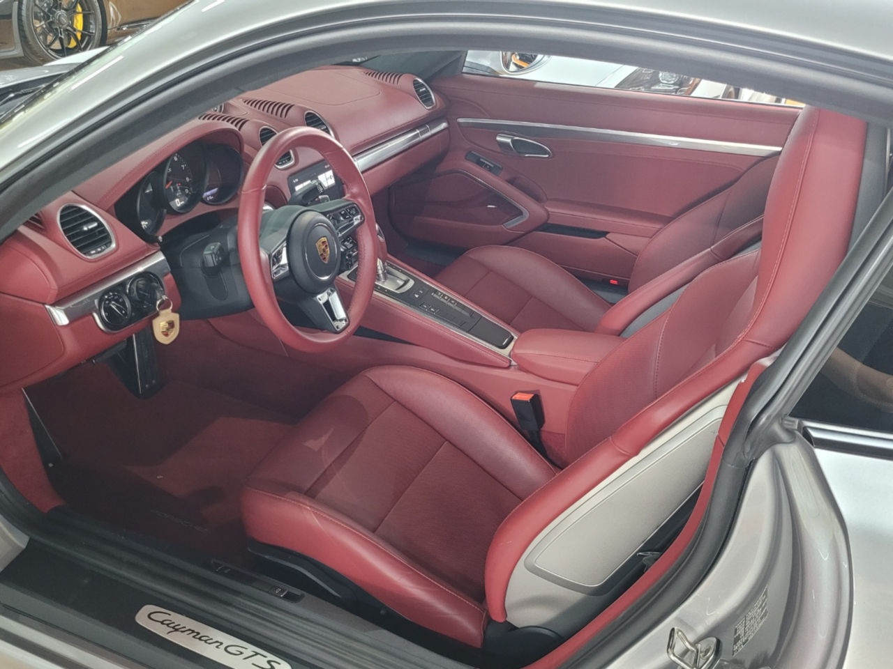 PORSCHE 718 CAYMAN 2021