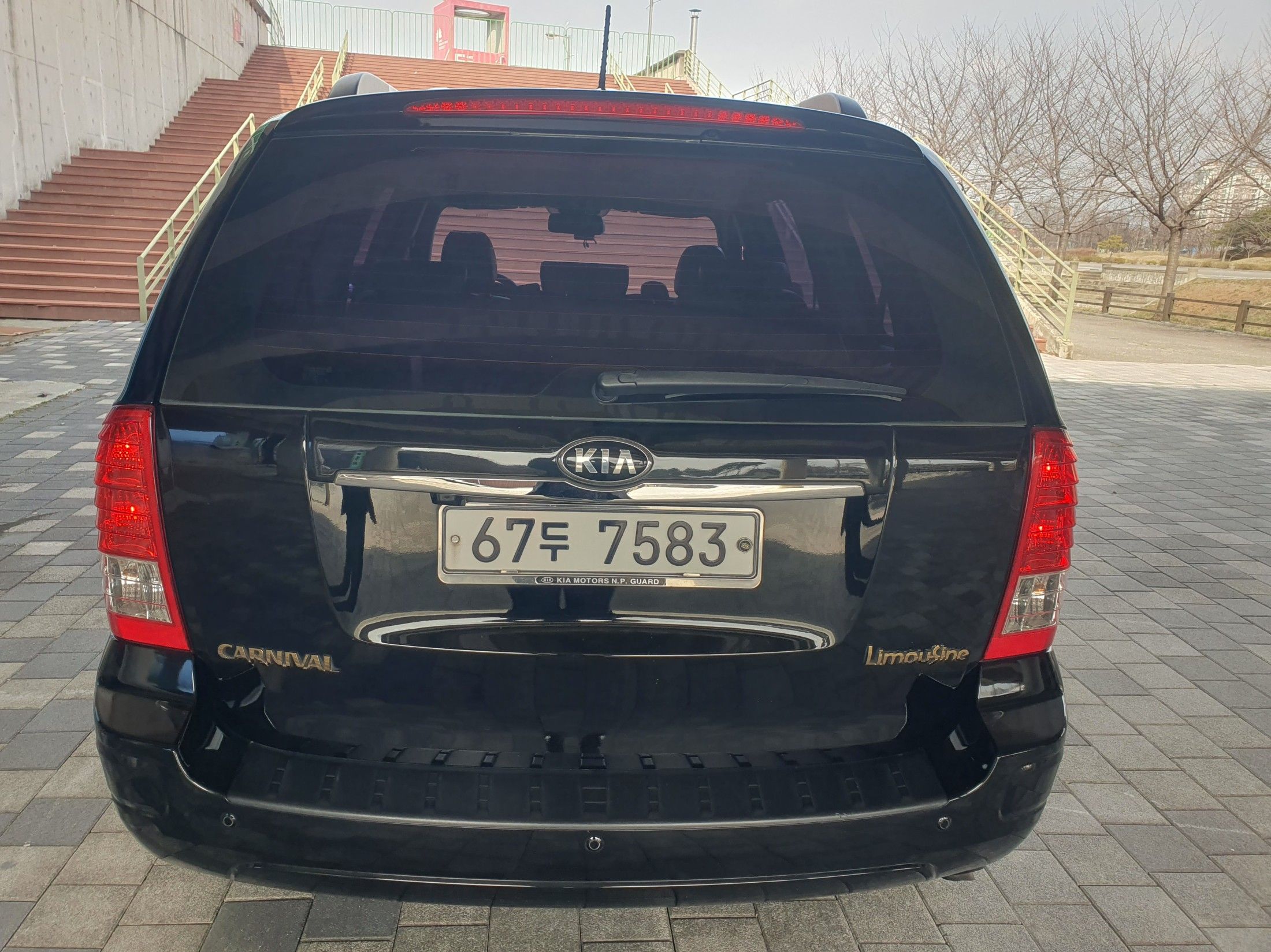 KIA CARNIVAL R 2013