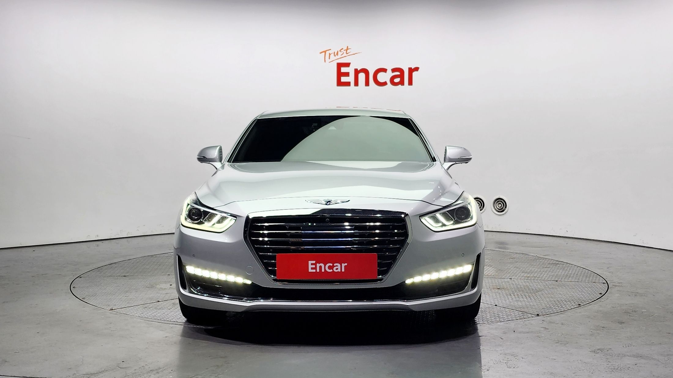 GENESIS EQ900 2016