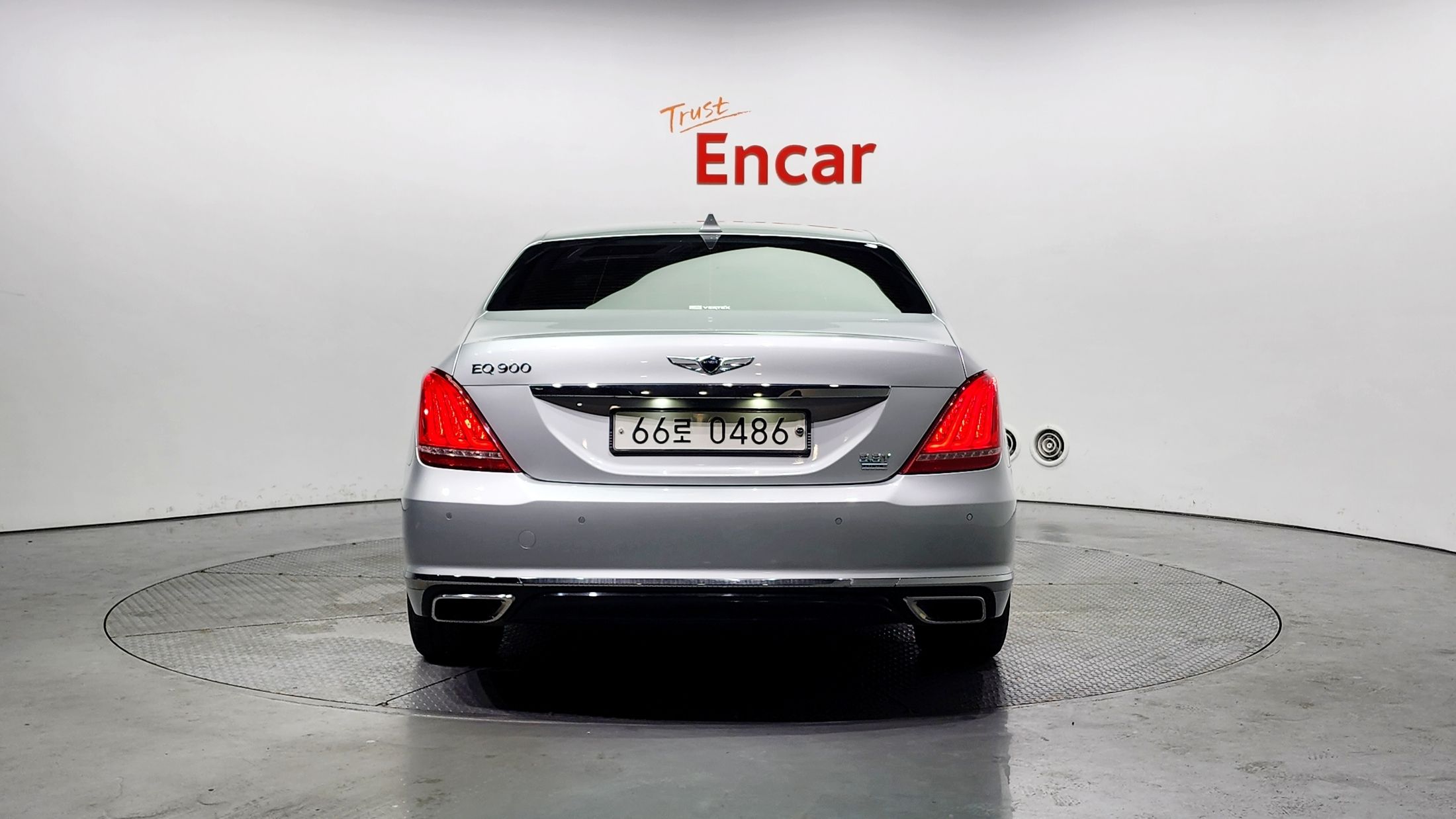 GENESIS EQ900 2016