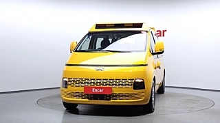 HYUNDAI STARIA 2023