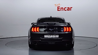 FORD MUSTANG 2020