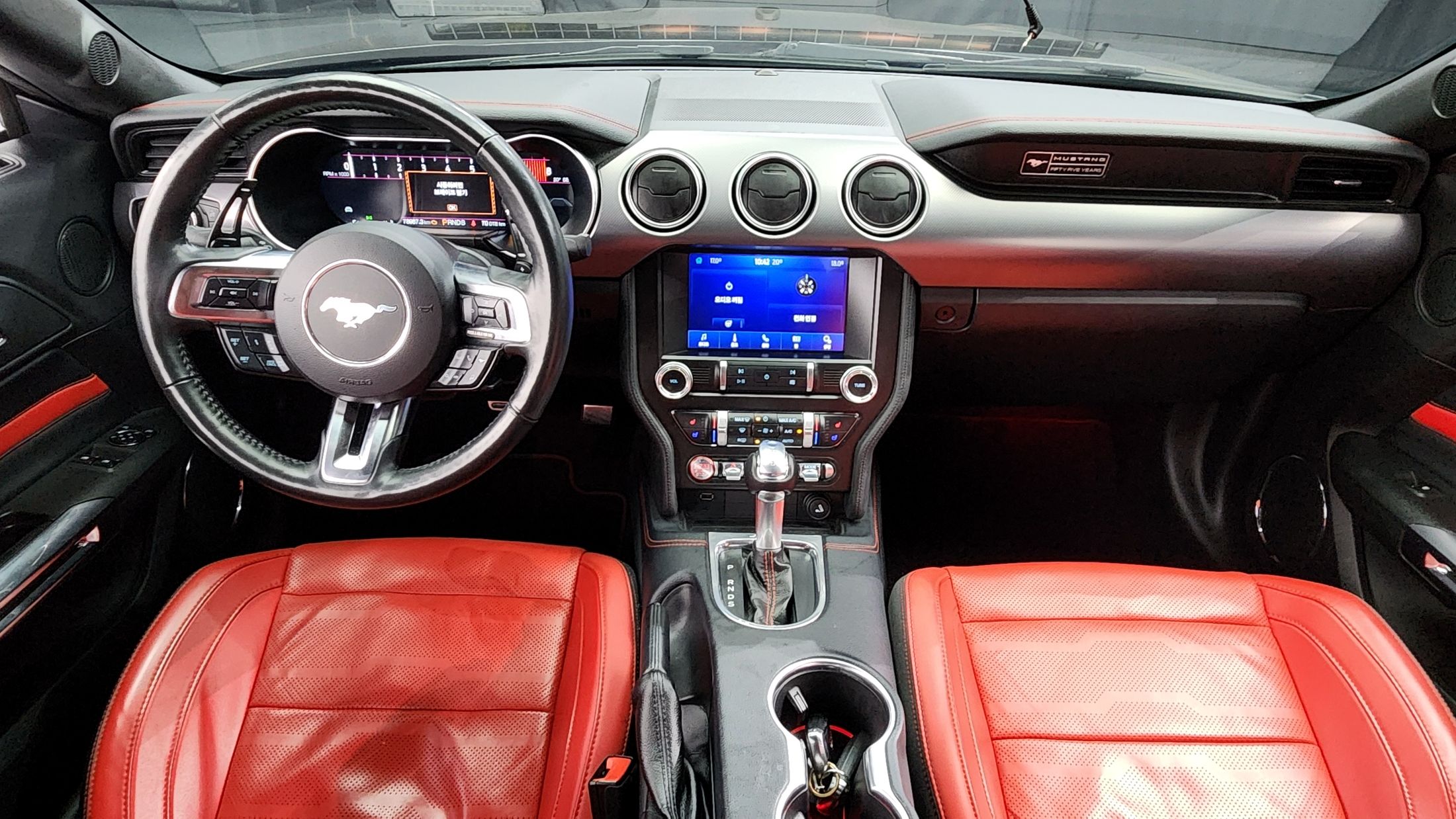 FORD MUSTANG 2020