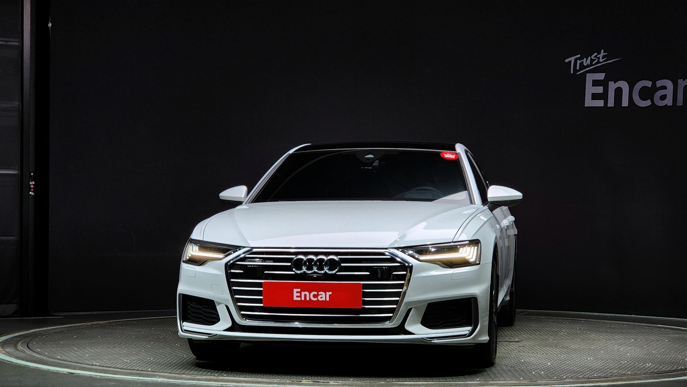 AUDI A6 C8