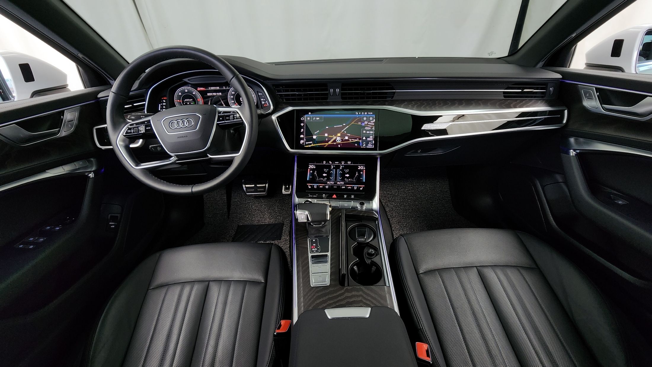 AUDI A6 C8