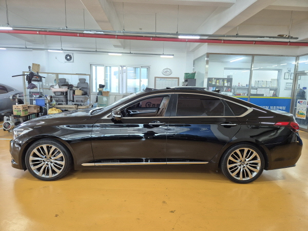 HYUNDAI GENESIS DH 2016