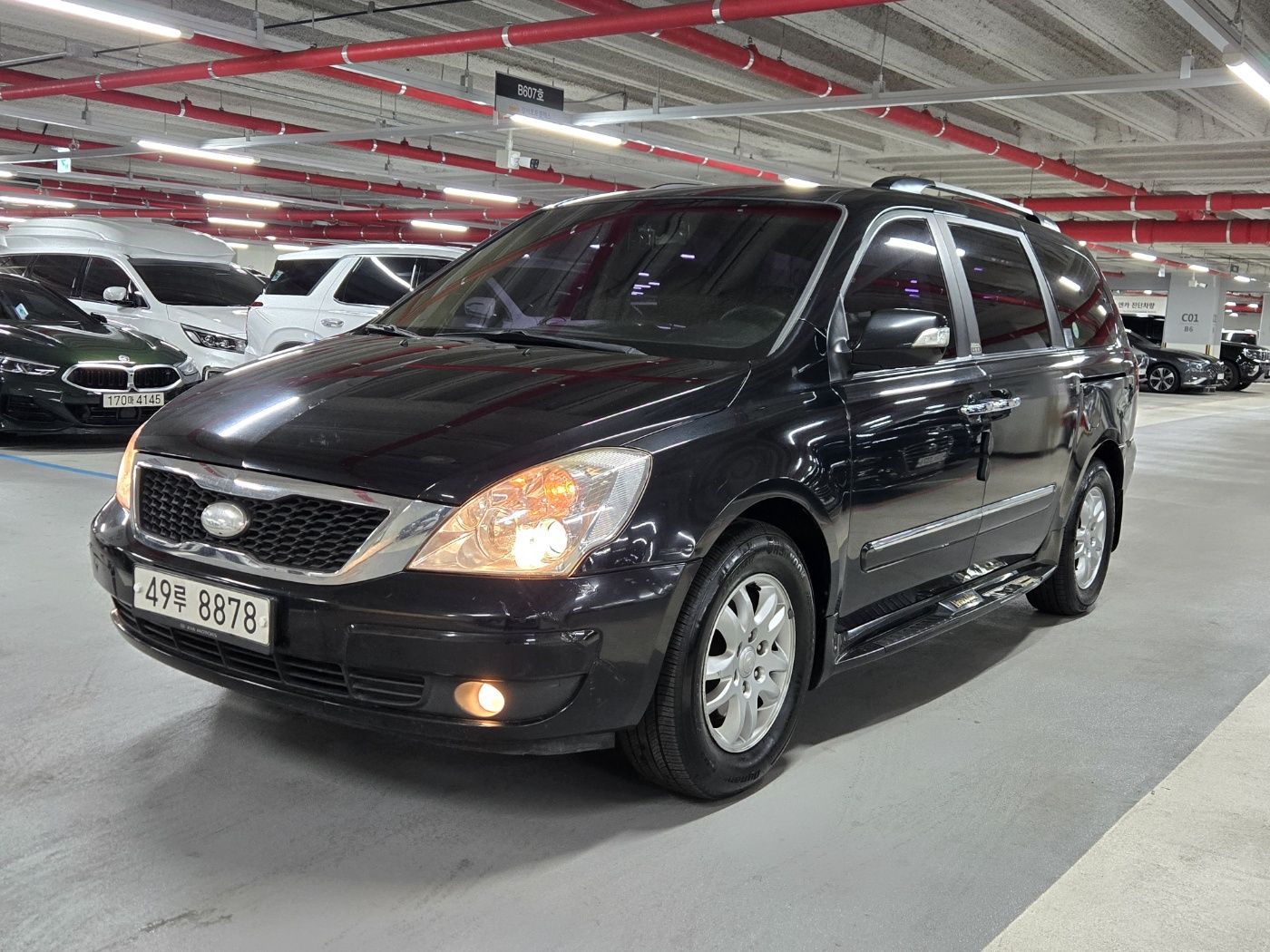 KIA CARNIVAL R 2012