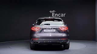 MASERATI LEVANTE 2018